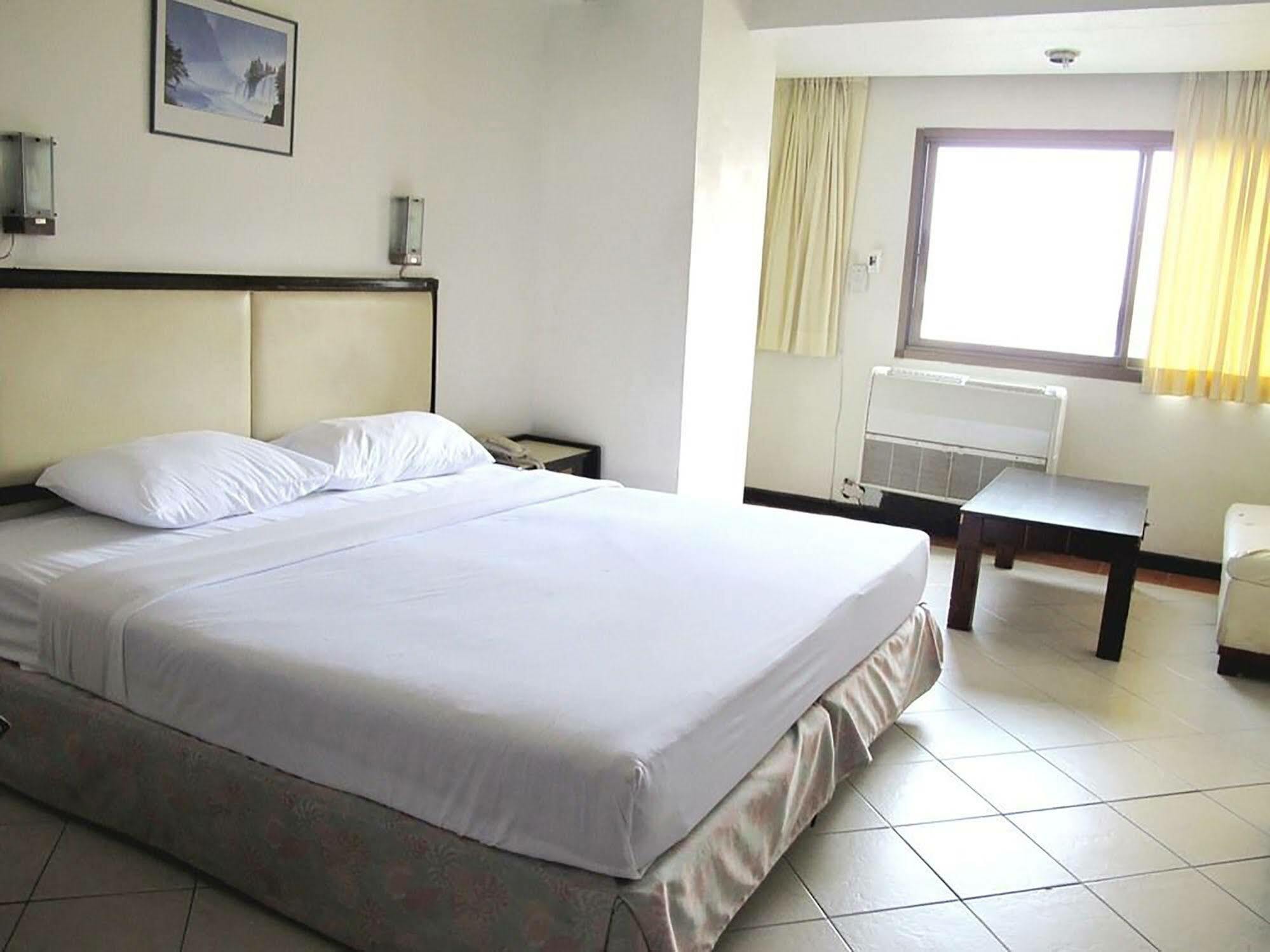 Diamond Beach Hotel Паттая Екстер'єр фото